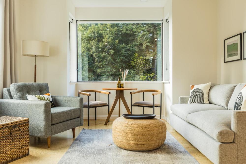 King Room with Garden View interior